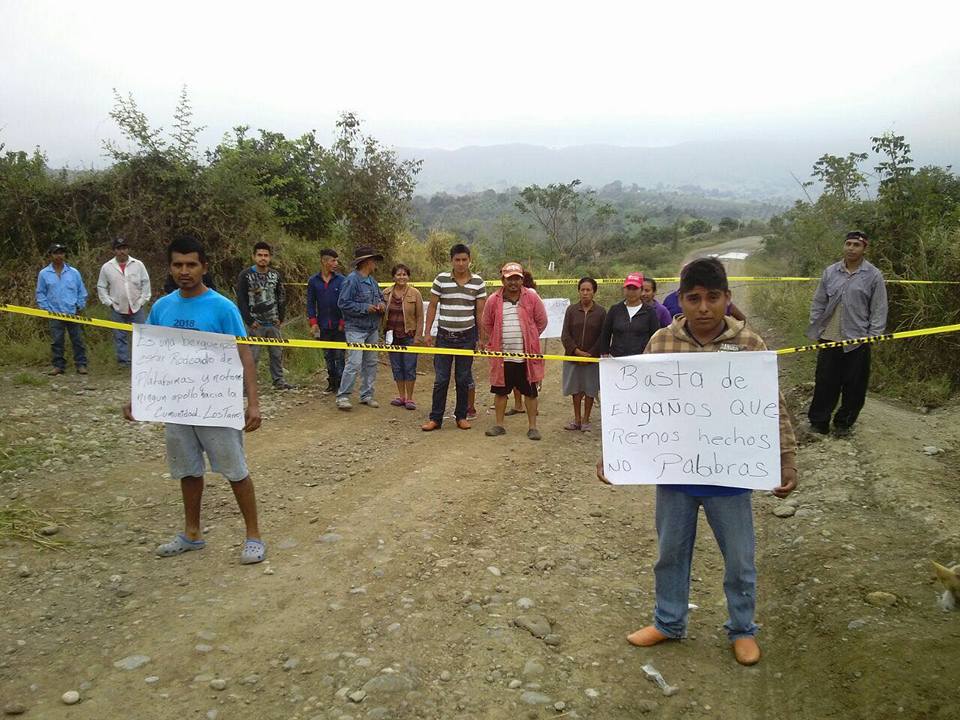 Bloquean pozos petroleros para denunciar fracking en Los Tarros, Puebla