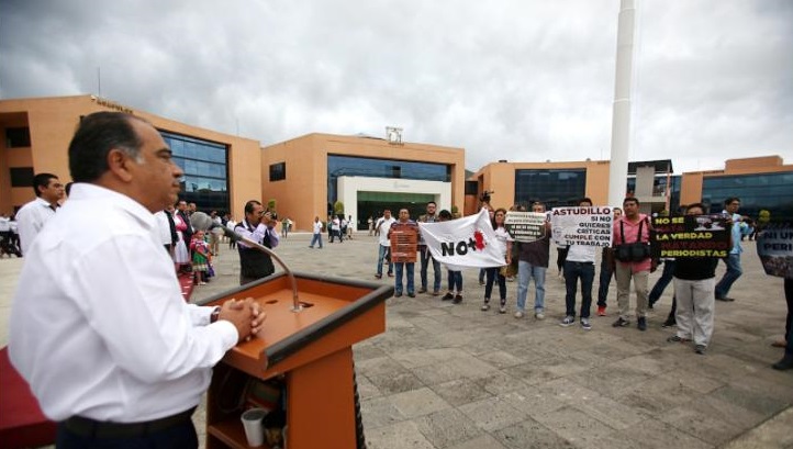 Reporteros de Acapulco exigen justicia ante ataque sufrido por la locutora de RTG Marcela de Jesús Natalia