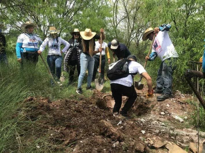 IMAGEN DEL DÍA | Guerreras Sonora hallan ocho osamentas en Cajeme