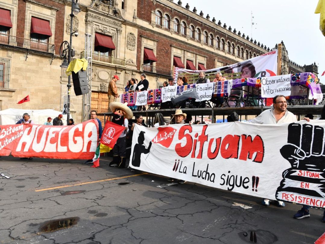 IMAGEN DEL DÍA | Sindicato de la UAM hace plantón en el Zócalo; exigen que los reciba AMLO