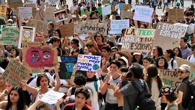 IMAGEN DEL DÍA | Jóvenes en Huelga Climática piden cancelar Dos Bocas y Tren Maya
