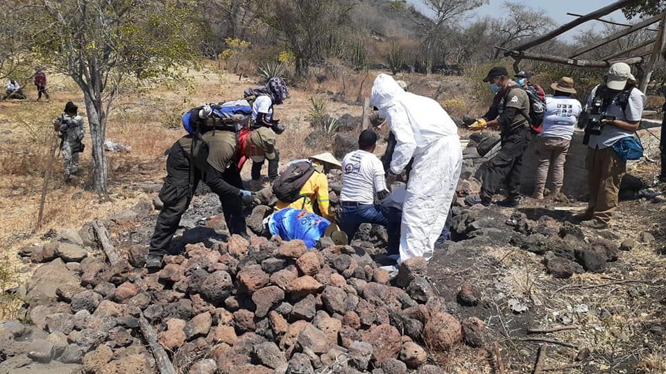 IMAGEN DEL DÍA | Buscan voluntarios fosas clandestinas en Michoacán