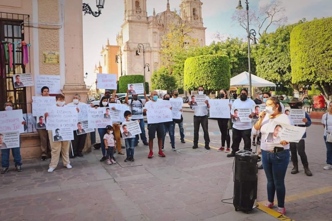 IMAGEN DEL DÍA | Exigen la aparición con vida de Cristian, desaparecido en Jalisco