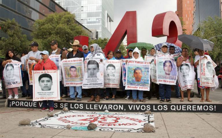 IMAGEN DEL DÍA | Familias de Ayotzinapa reclaman resultados