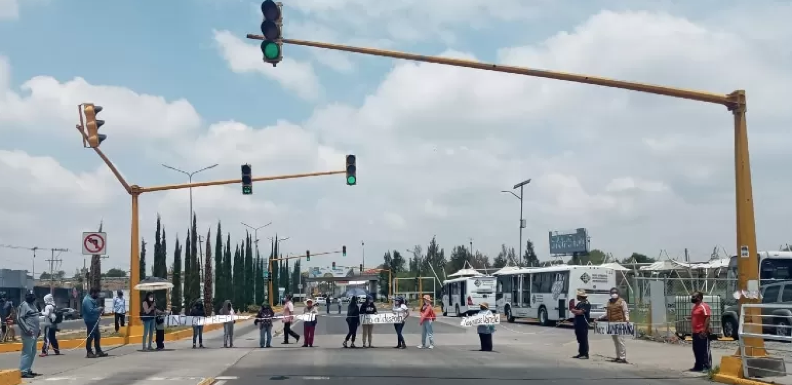 IMAGEN DEL DÍA | Habitantes de Tlaxcalancingo, Puebla, exigen que no se permitan más pozos
