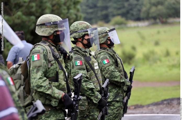 BAJO LA LUPA | México militarizado: la guerra se perdió, pero la paz no llega, por Stephanie Brewer
