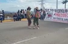 IMAGEN DEL DÍA | Integrantes de Aquí NO bloquean carretera Los Mochis-Topolobampo